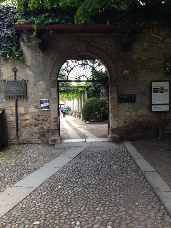 Tomba Di Giulietta * Verona